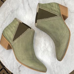 5028 Olive Green Hand Painted Leather Ankle Boots